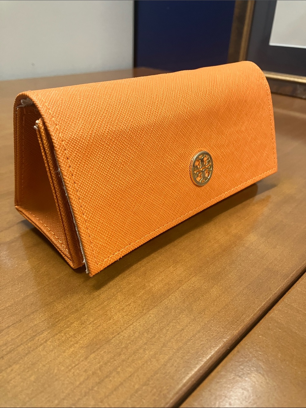 Tory Burch glass case